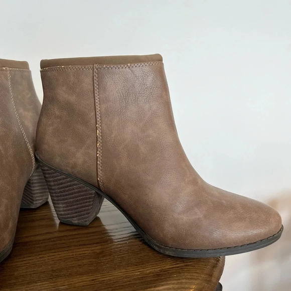 Dr. Shcoll’s brown tan booties size 6.5 - Picture 2 of 11